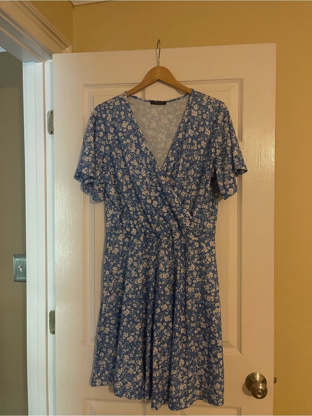 Women's Blue Floral Wrap Midi Dress